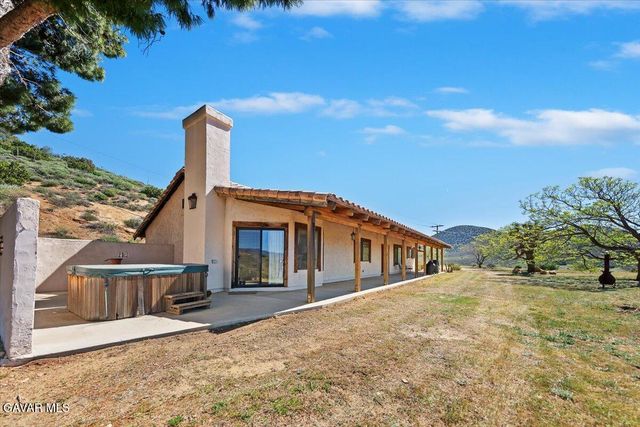 9060 Yucca Hills Road, Agua Dulce, CA 91390