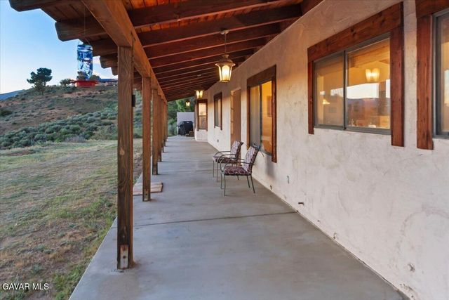 9060 Yucca Hills Road, Agua Dulce, CA 91390
