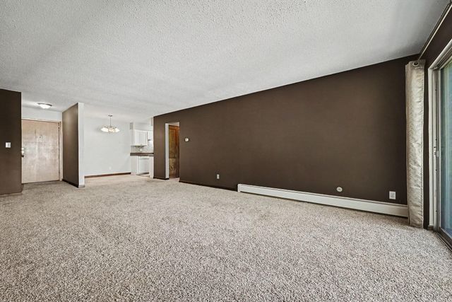 2720 Dale Street N C313, Roseville, MN 55113