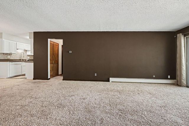 2720 Dale Street N C313, Roseville, MN 55113