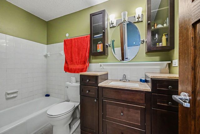 2720 Dale Street N C313, Roseville, MN 55113