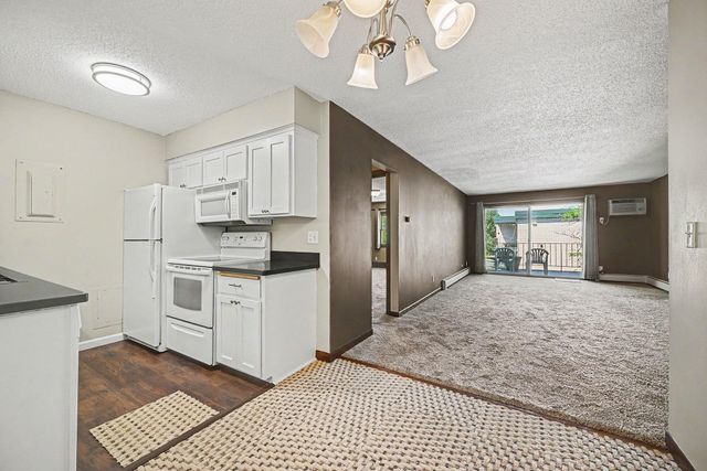 2720 Dale Street N C313, Roseville, MN 55113