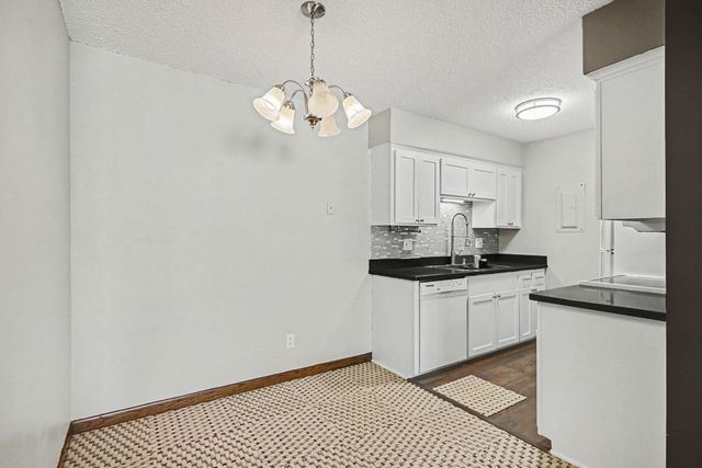 2720 Dale Street N C313, Roseville, MN 55113