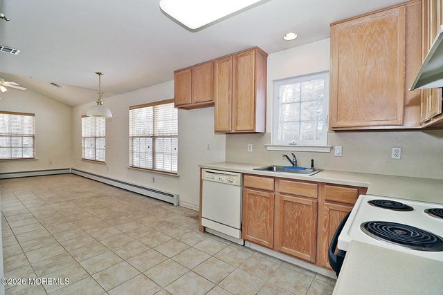 4 Stanton Court, Whiting, NJ 08759