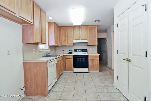 4 Stanton Court, Whiting, NJ 08759