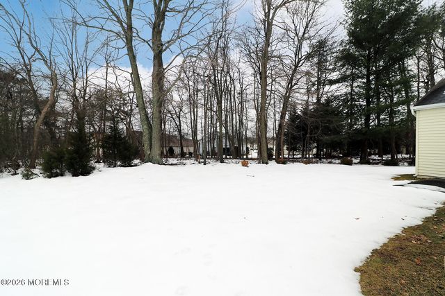 4 Stanton Court, Whiting, NJ 08759