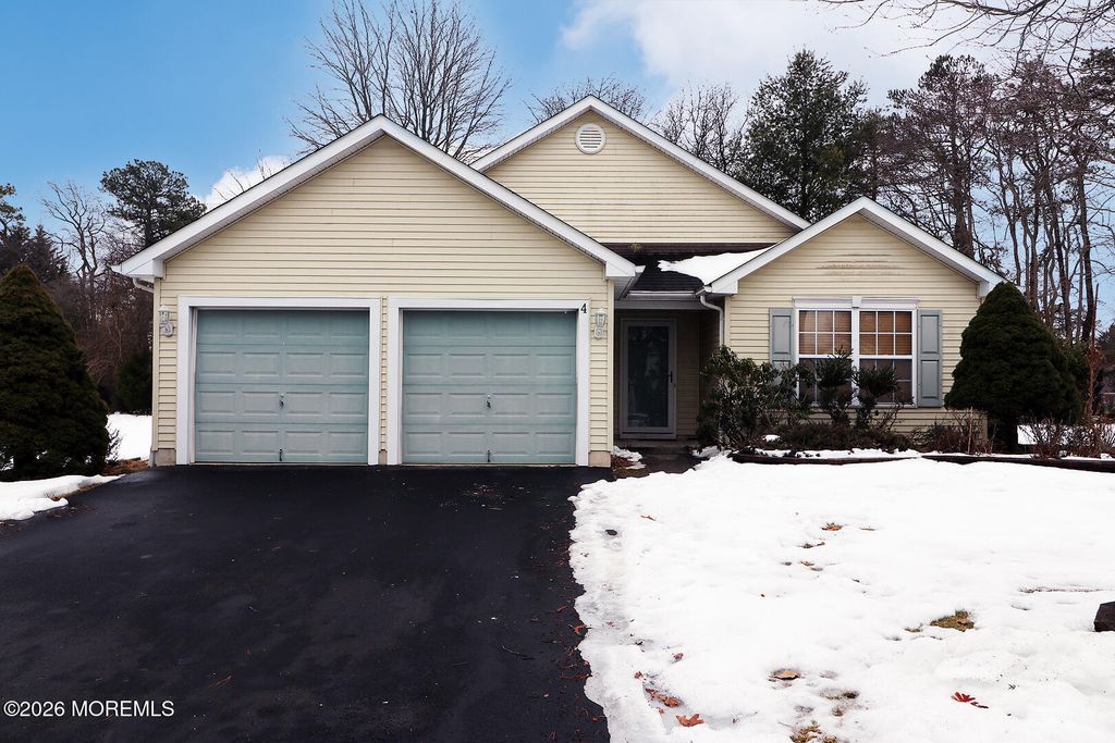 4 Stanton Court, Whiting, NJ 08759