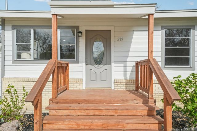 219 Nelson Ave, San Antonio, TX 78210