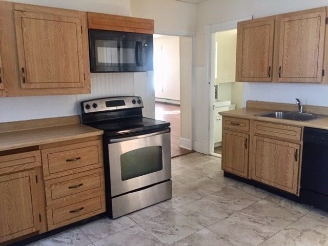 51 May St, Worcester, MA 01610