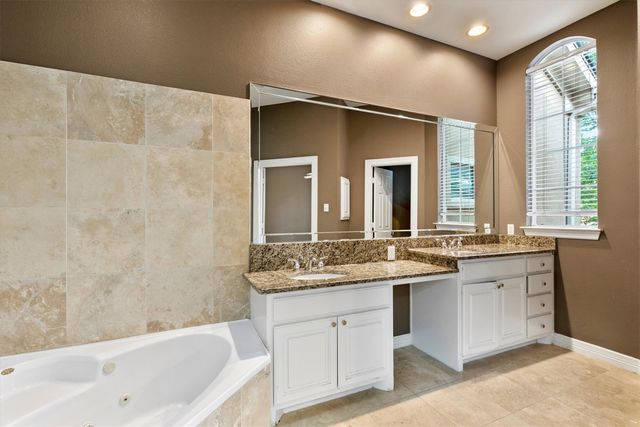 4106 Oberlin Way, Addison, TX 75001