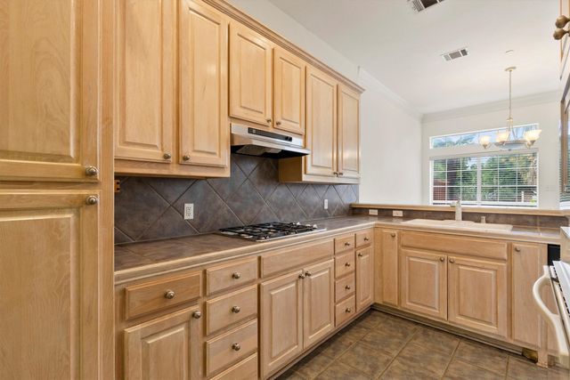 4106 Oberlin Way, Addison, TX 75001