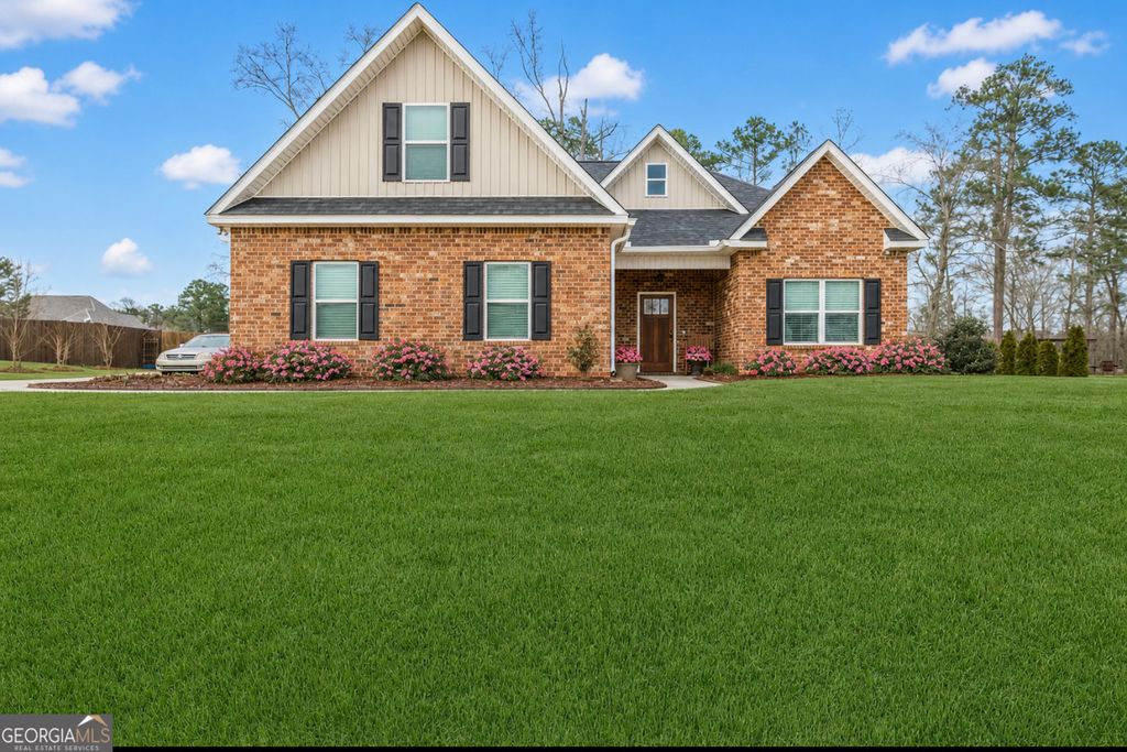 323 Willow Cove Court, Lizella, GA 31052