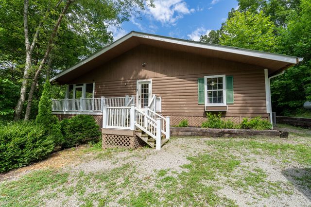 1454 Cherokee Rd, Waynesboro, TN 38485