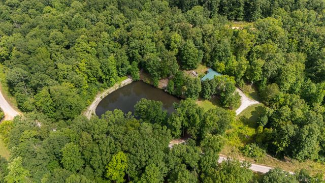 1454 Cherokee Rd, Waynesboro, TN 38485