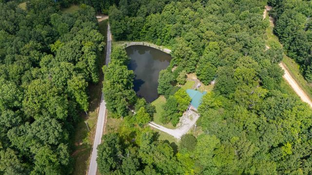 1454 Cherokee Rd, Waynesboro, TN 38485