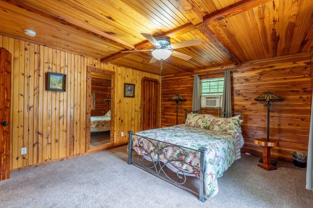 1454 Cherokee Rd, Waynesboro, TN 38485