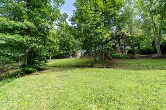 1454 Cherokee Rd, Waynesboro, TN 38485