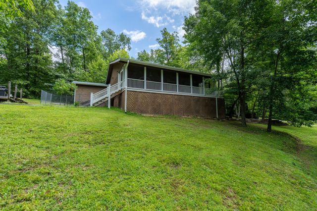 1454 Cherokee Rd, Waynesboro, TN 38485