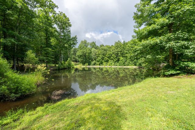 1454 Cherokee Rd, Waynesboro, TN 38485