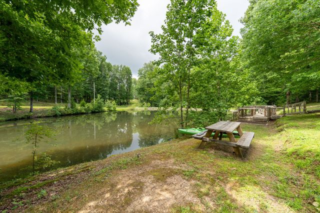1454 Cherokee Rd, Waynesboro, TN 38485