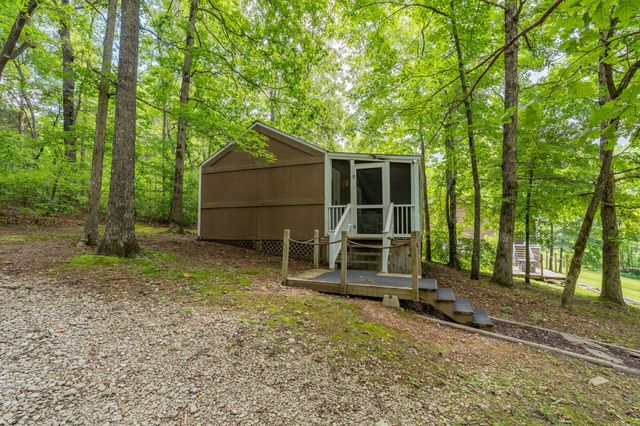 1454 Cherokee Rd, Waynesboro, TN 38485