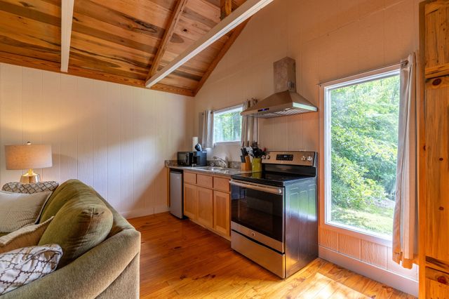 1454 Cherokee Rd, Waynesboro, TN 38485