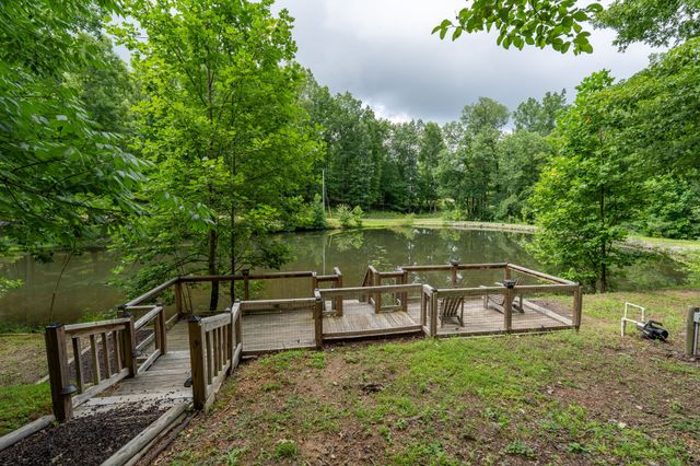 1454 Cherokee Rd, Waynesboro, TN 38485