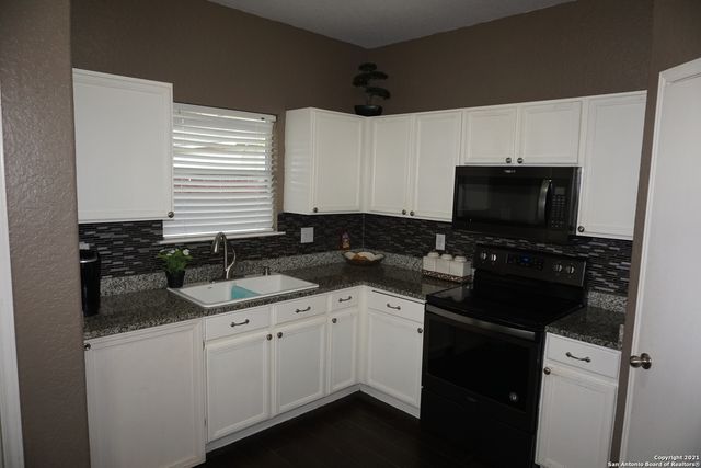 3518 Alonzo Fields, Converse, TX 78109