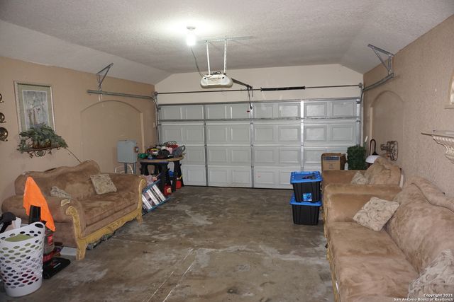 3518 Alonzo Fields, Converse, TX 78109