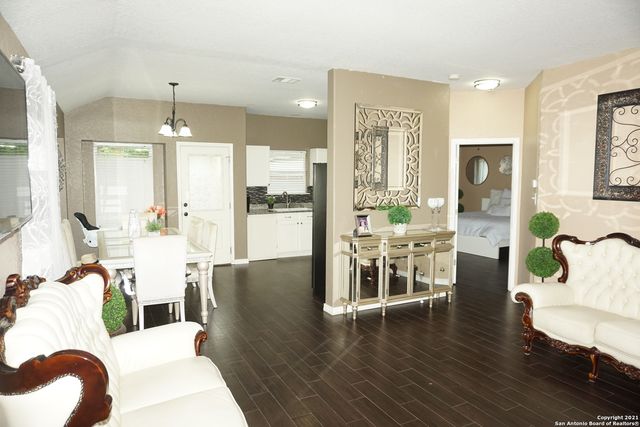 3518 Alonzo Fields, Converse, TX 78109