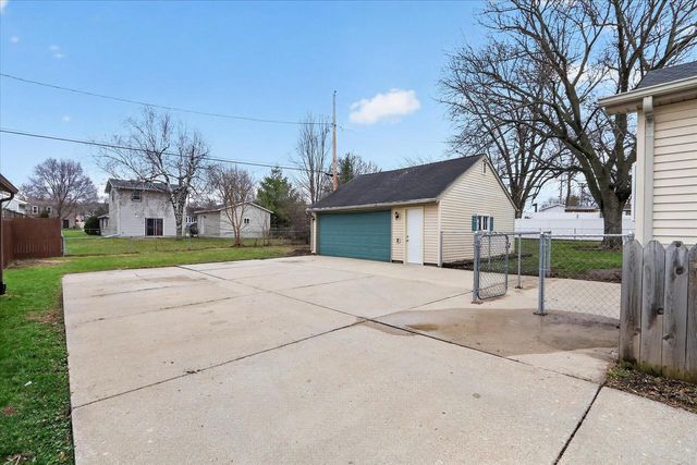 1931 S Willard Avenue, Janesville, WI 53546