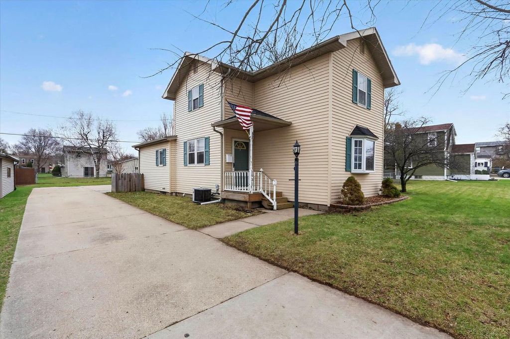 1931 S Willard Avenue, Janesville, WI 53546