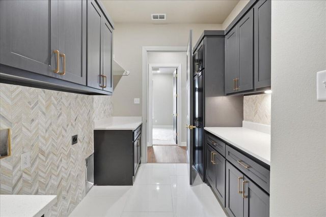 309 Maple Street, New Home, TX 79381