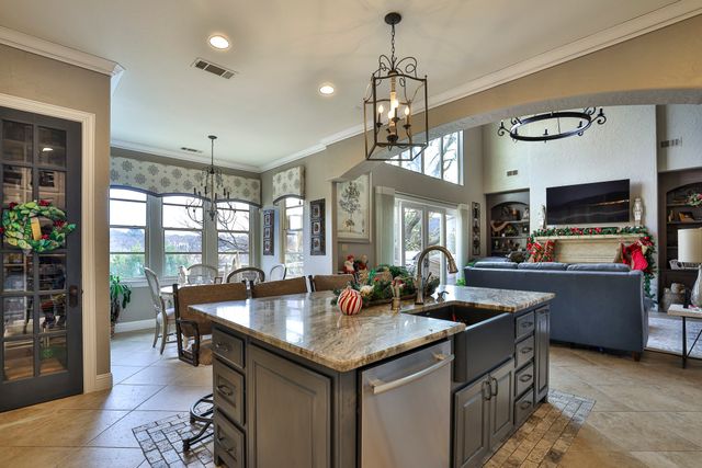 7000 Oakmont Terrace, Fort Worth, TX 76132