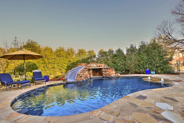 7000 Oakmont Terrace, Fort Worth, TX 76132