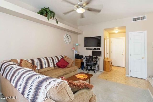 521 N COBBLESTONE Street, Gilbert, AZ 85234