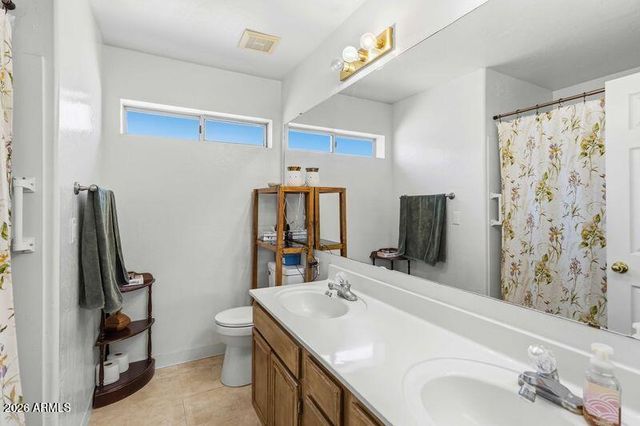 521 N COBBLESTONE Street, Gilbert, AZ 85234