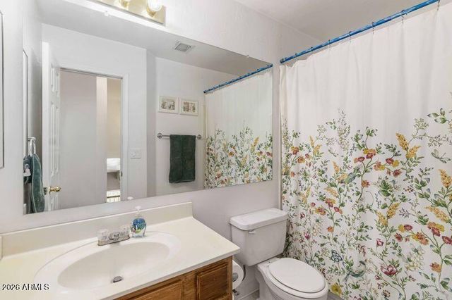 521 N COBBLESTONE Street, Gilbert, AZ 85234