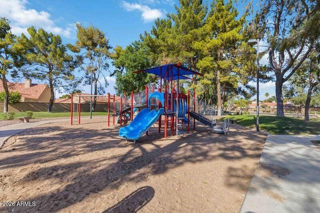521 N COBBLESTONE Street, Gilbert, AZ 85234