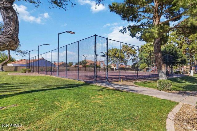 521 N COBBLESTONE Street, Gilbert, AZ 85234