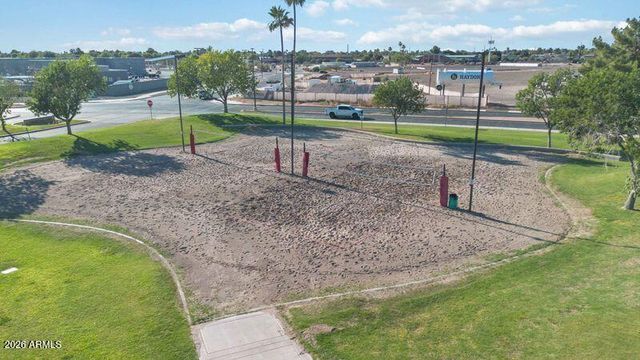 521 N COBBLESTONE Street, Gilbert, AZ 85234
