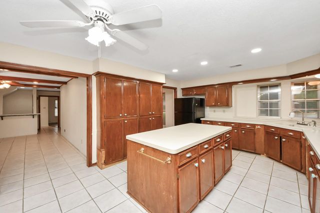 13903 Charlynn Oaks Drive, Houston, TX 77070