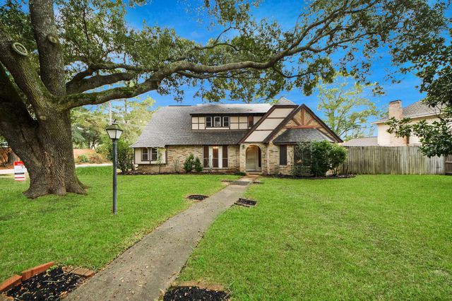 13903 Charlynn Oaks Drive, Houston, TX 77070