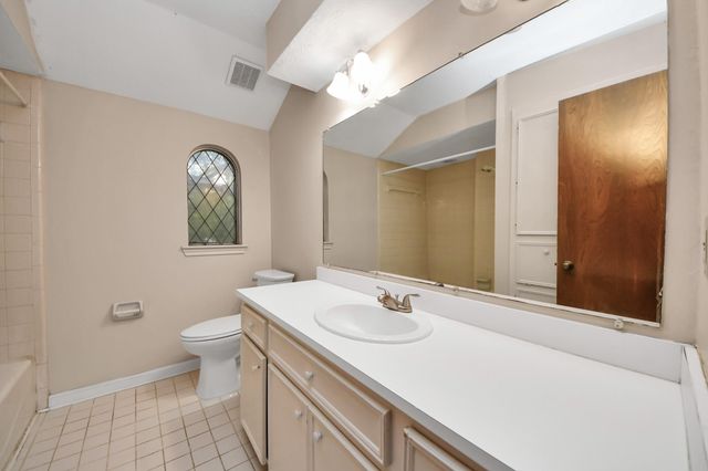 13903 Charlynn Oaks Drive, Houston, TX 77070