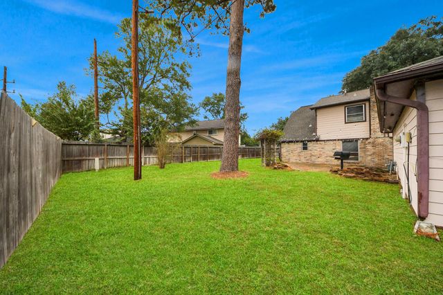 13903 Charlynn Oaks Drive, Houston, TX 77070