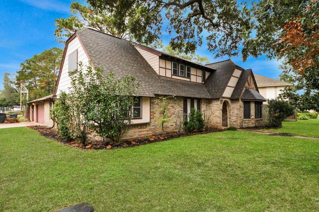 13903 Charlynn Oaks Drive, Houston, TX 77070