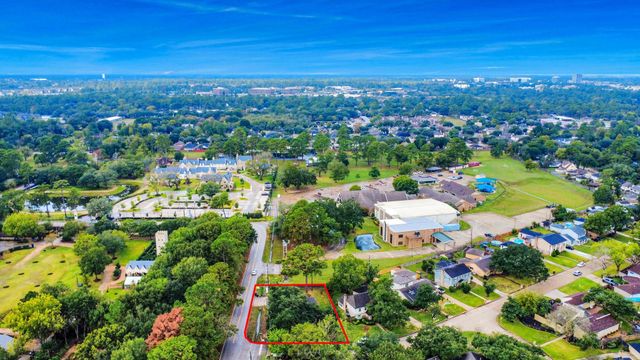 13903 Charlynn Oaks Drive, Houston, TX 77070