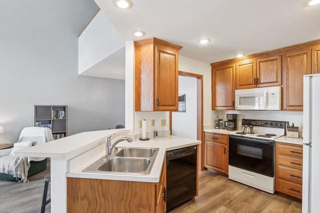 743 Cherokee PATH, Lake Mills, WI 53551