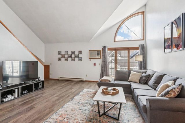 743 Cherokee PATH, Lake Mills, WI 53551