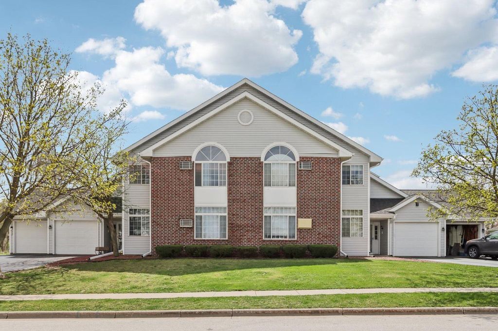 743 Cherokee PATH, Lake Mills, WI 53551